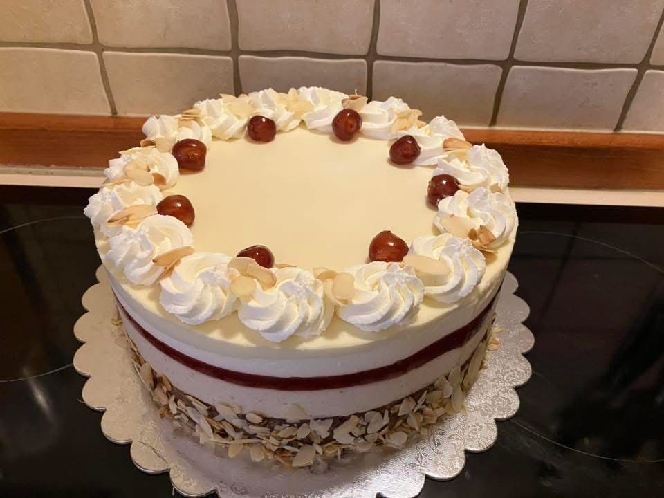 Vaníliás gesztenyetorta rumos meggyel