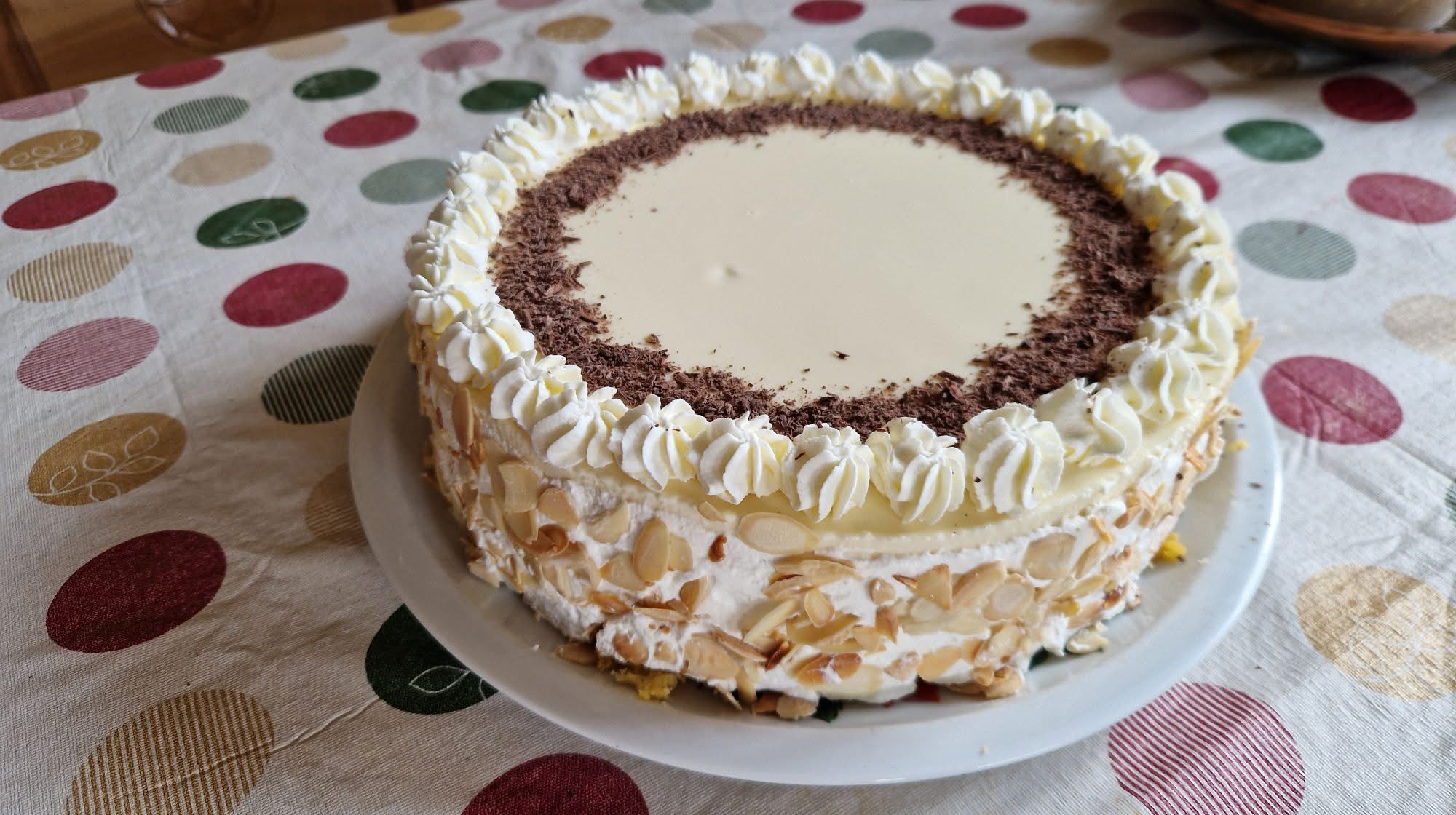 Vaníliás gesztenye torta rumos meggyel