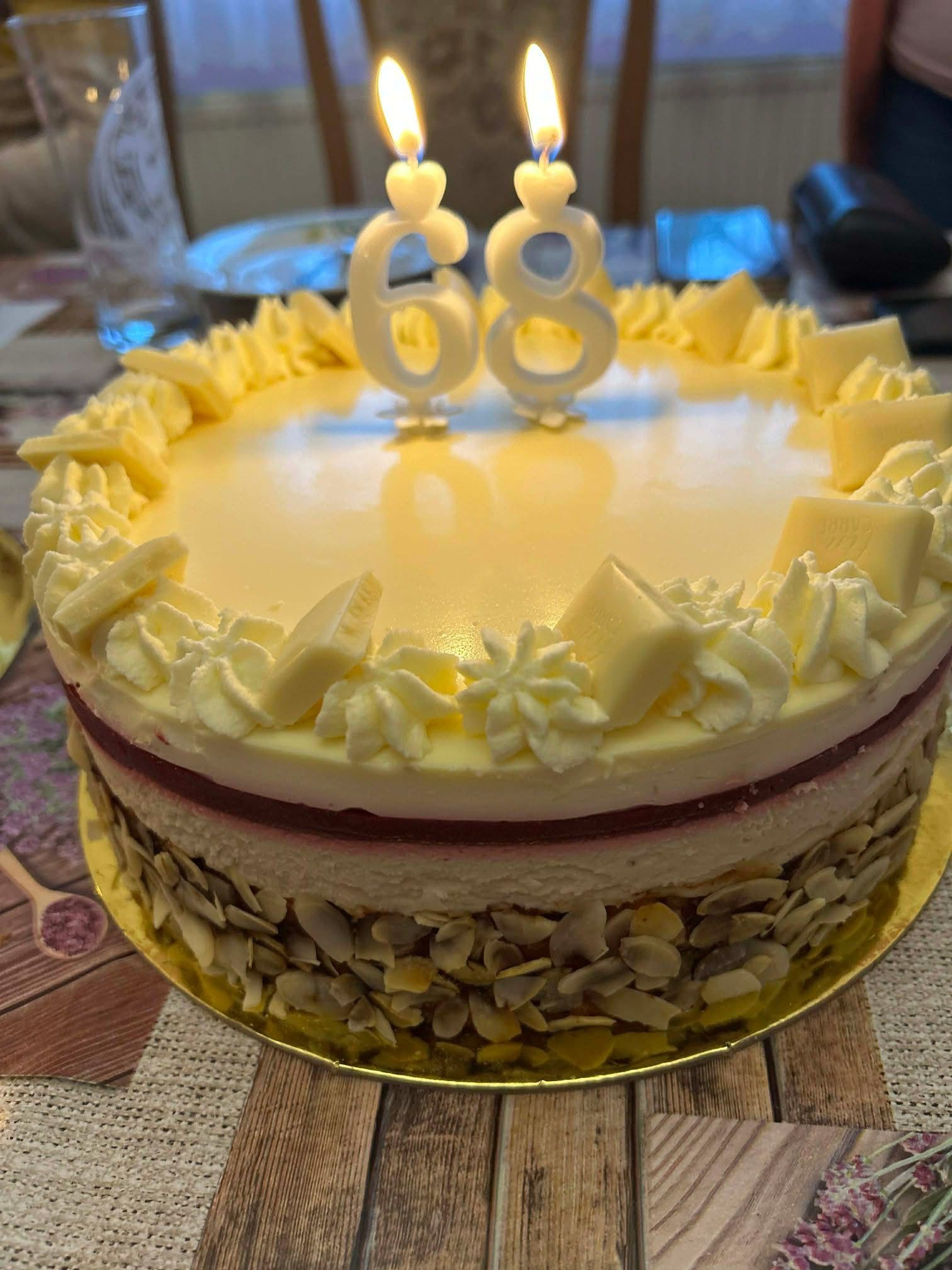 Vaníliás gesztenyetorta rumos meggyel