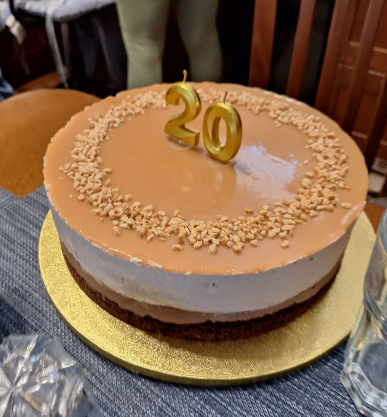 Kávés sóskaramellás torta