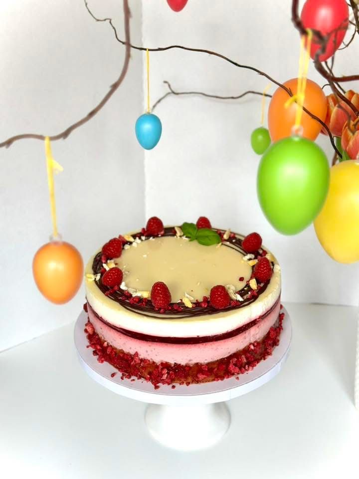 Erdei gyümölcsös joghurt mousse torta