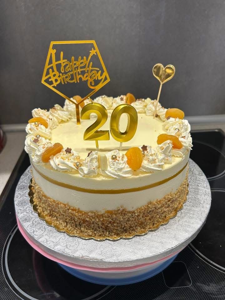 Fehér csokis őszibarack torta