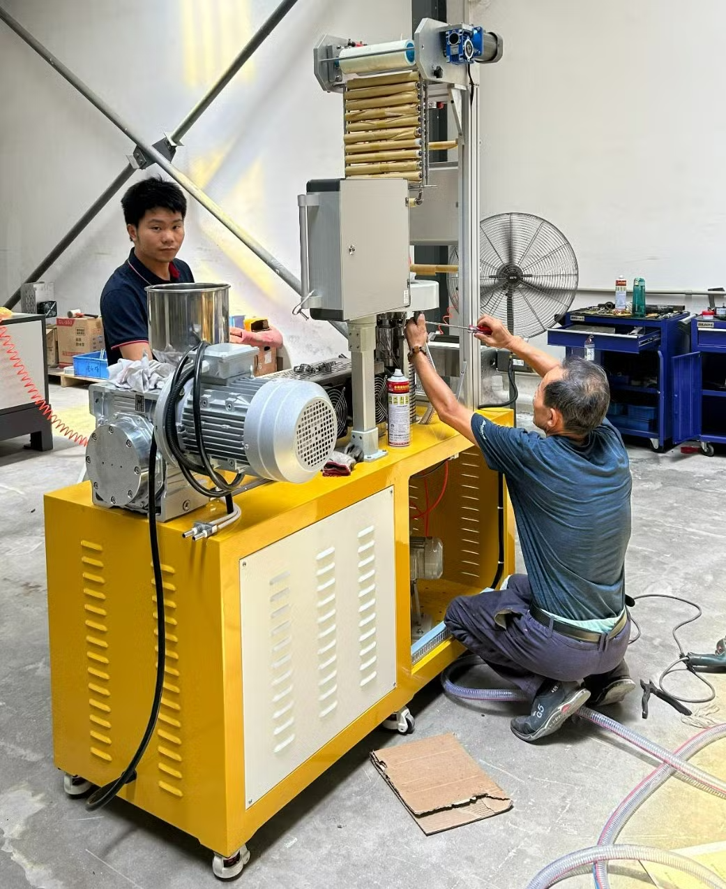 Small Blown Film Extruder for Plastic Masterbatch Testing