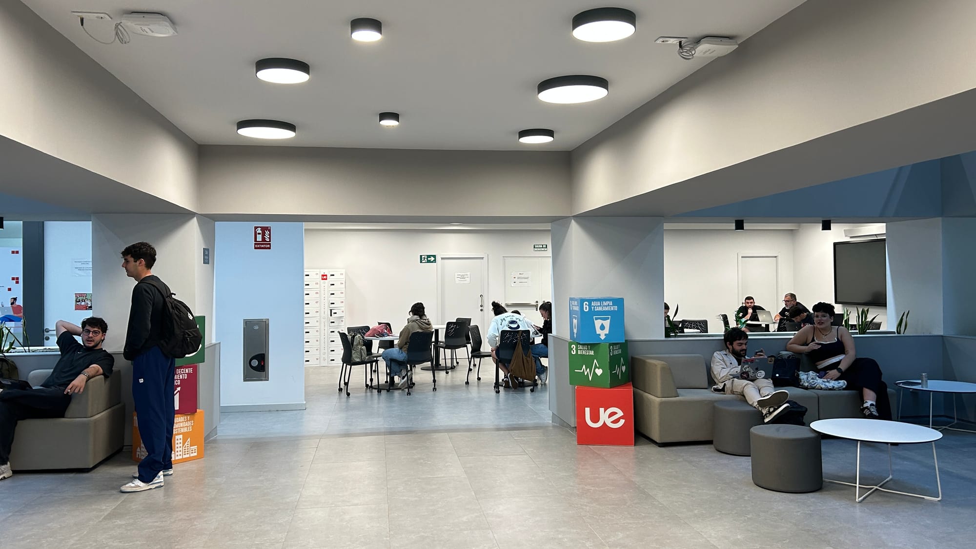 Giorno 2: Collaborazione con l'Universidad Europea de Canarias