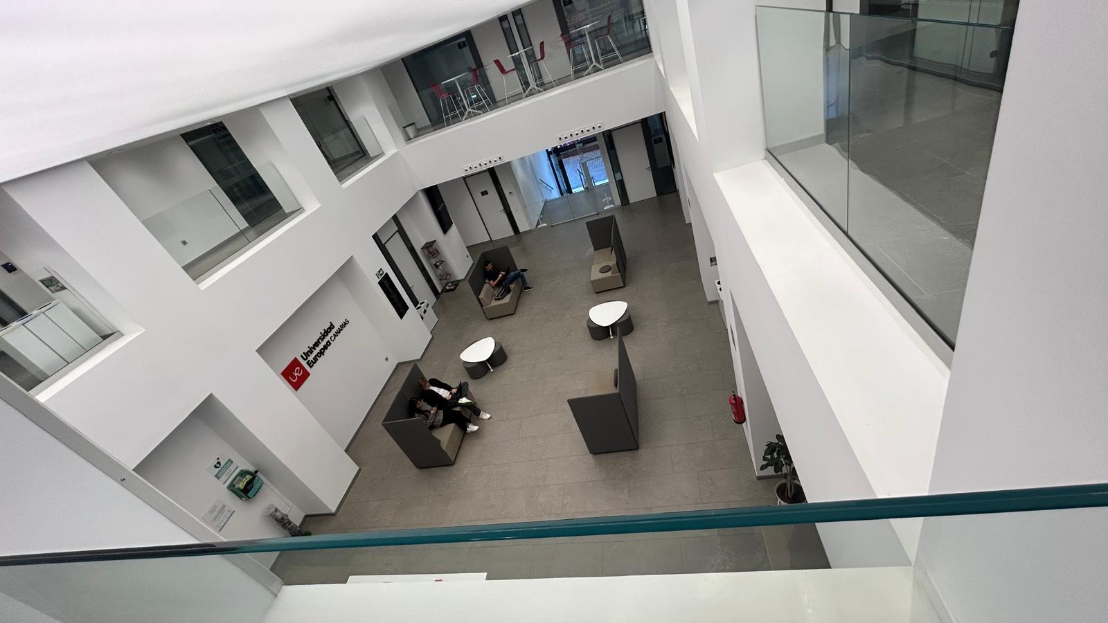 Giorno 2: Collaborazione con l'Universidad Europea de Canarias