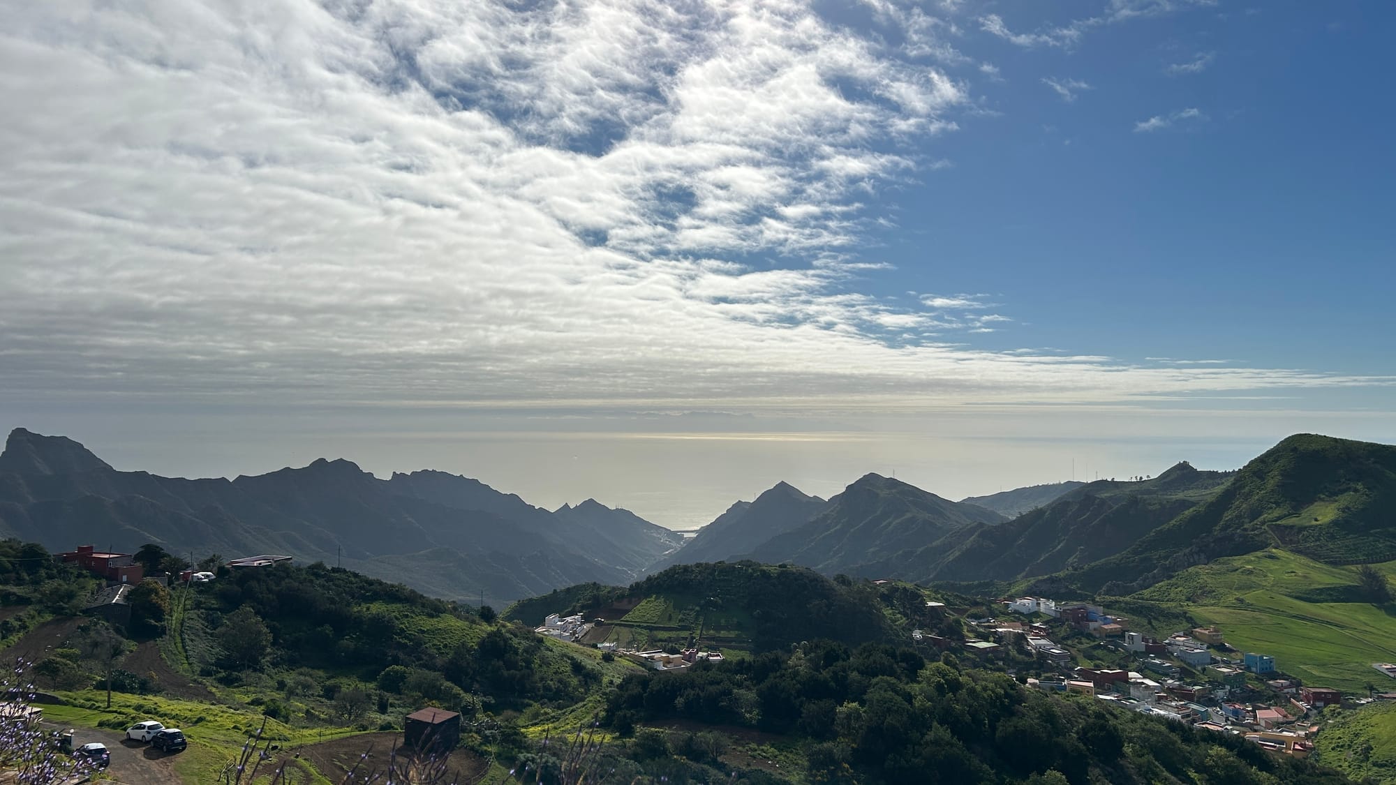 "Tenerife oltre la formazione: un viaggio tra natura, cultura e tradizioni locali"