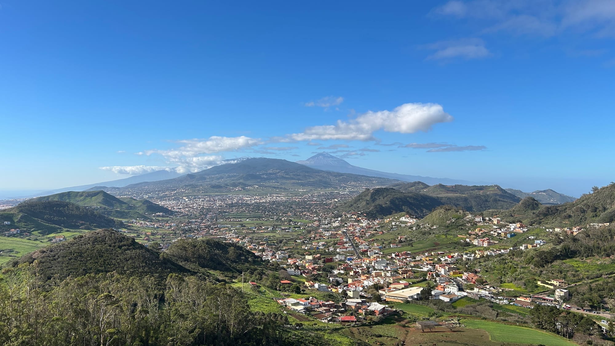 "Tenerife oltre la formazione: un viaggio tra natura, cultura e tradizioni locali"