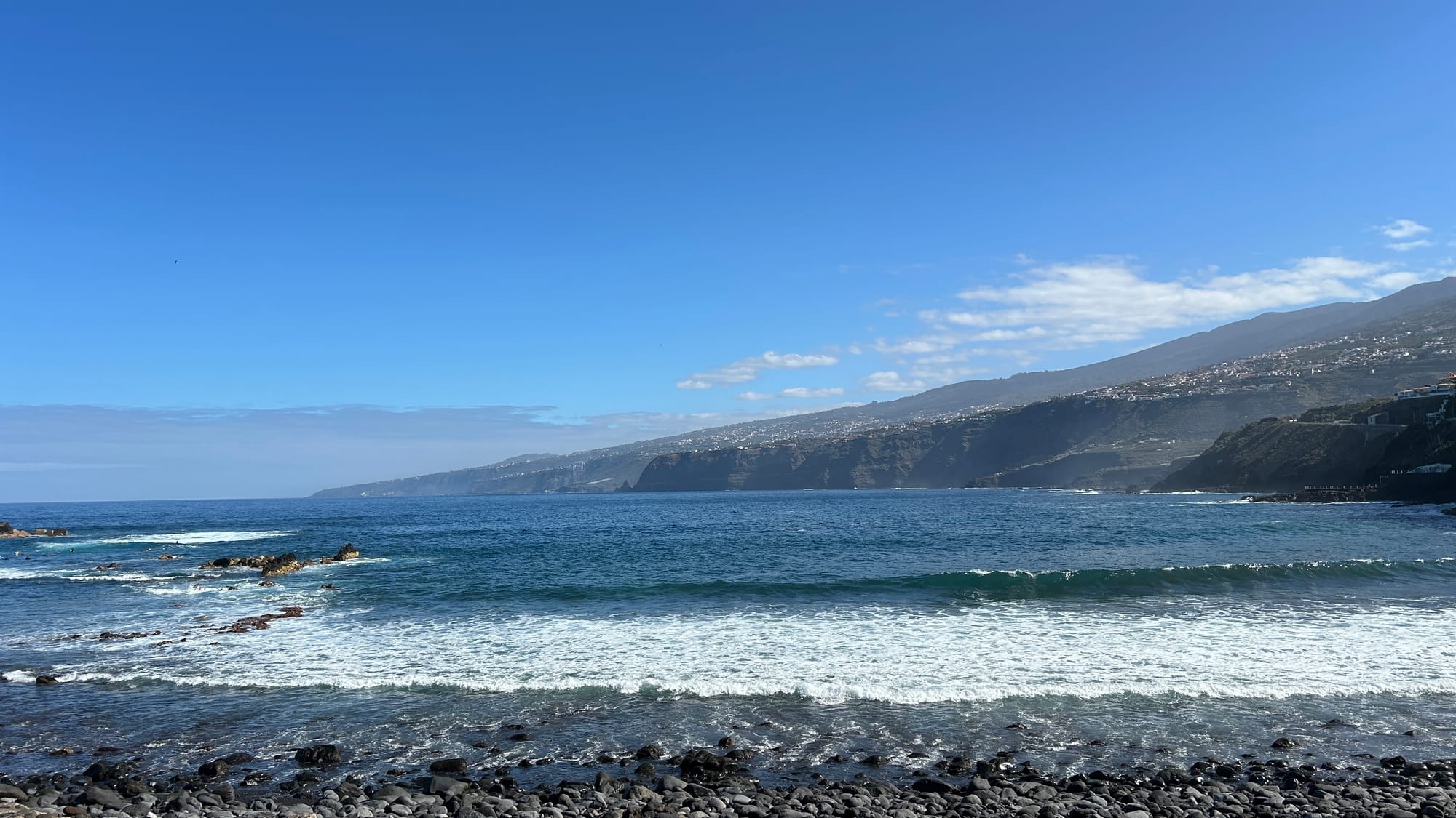 "Tenerife oltre la formazione: un viaggio tra natura, cultura e tradizioni locali"