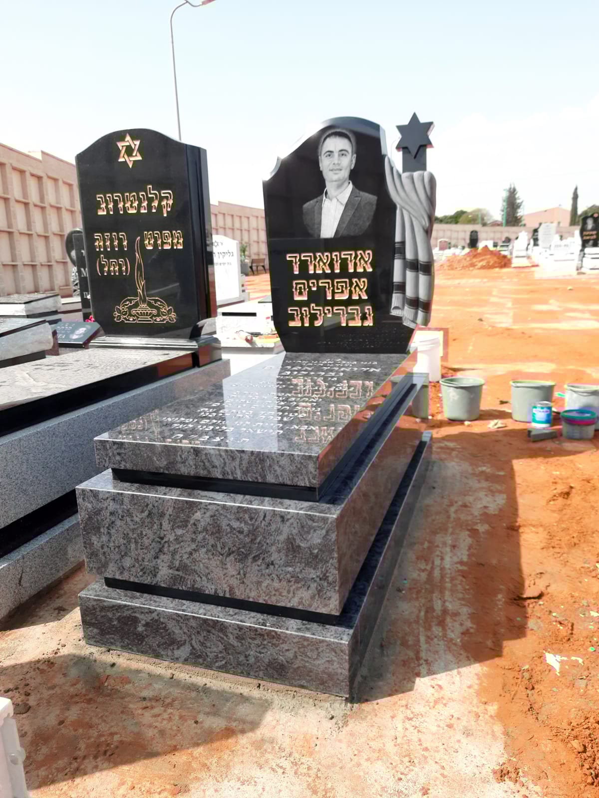 מצבה-בודדת-לנפטר-יחיד-תמונה-154