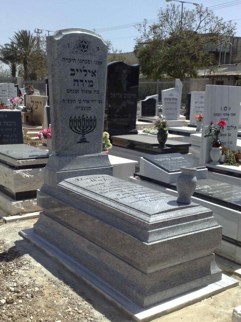 מצבה-בודדת-לנפטר-יחיד-תמונה-162