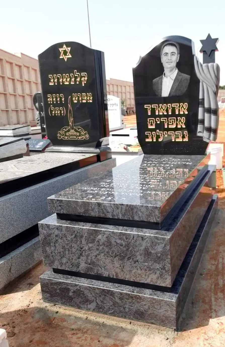 תמונת המנוח/ה על מצבה