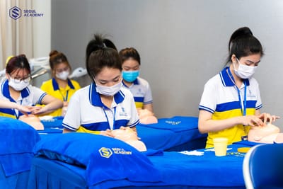 Co nen chon hoc nghe spa khong