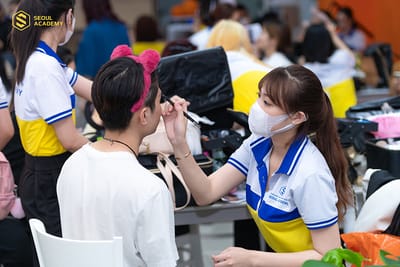 Co hoi nghe nghiep va thu nhap nghe trang diem