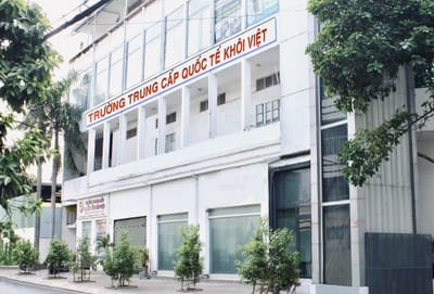 truong day nghe tham my khong can bang cap