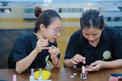 hoc nail co de xin viec khong