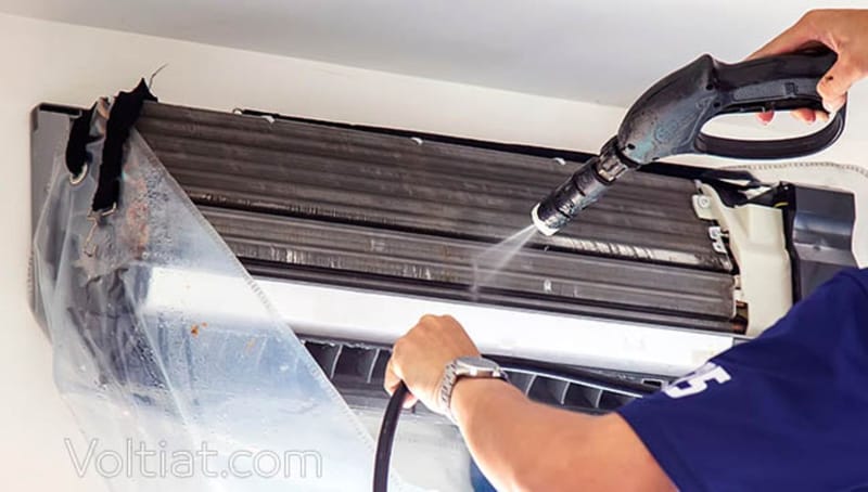 A guide to cleaning the indoor unit of an air conditioner and improving cooling efficiency.