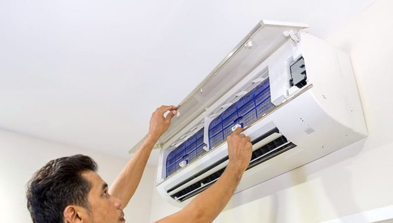 Cleaning the Carrier air conditioner filter: Step-by-step instructions to maintain cooling efficiency