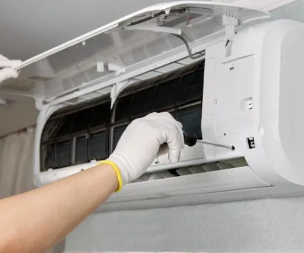 كاريير في أكتوبر للصيانة الفورية 