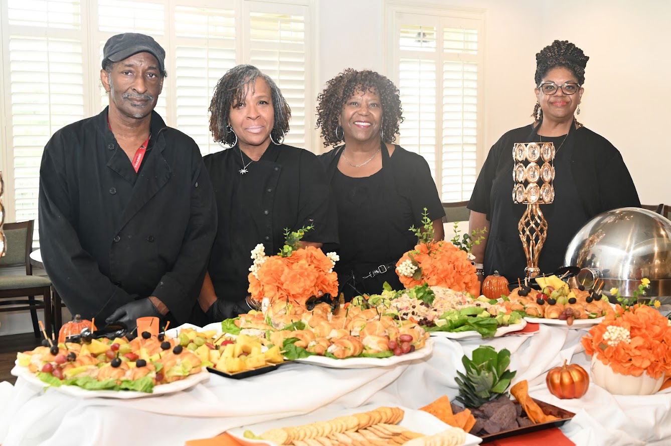 Book Your Family Portraits 