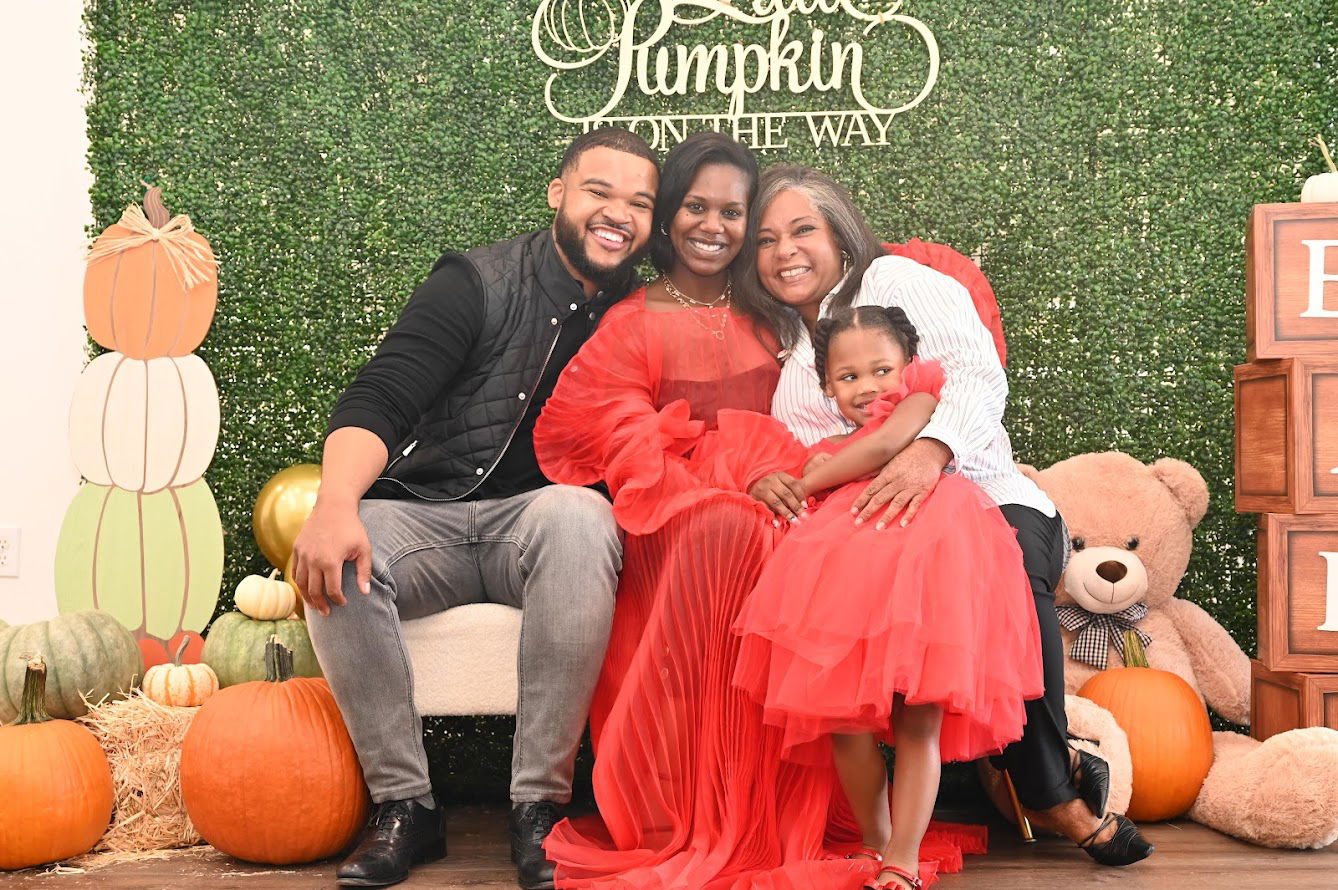 Book Your Family Portraits 