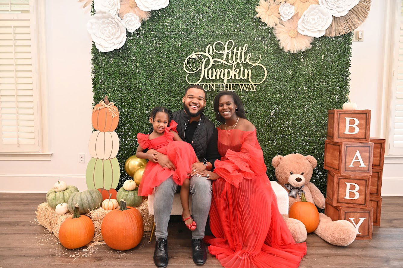 Book Your Family Portraits 