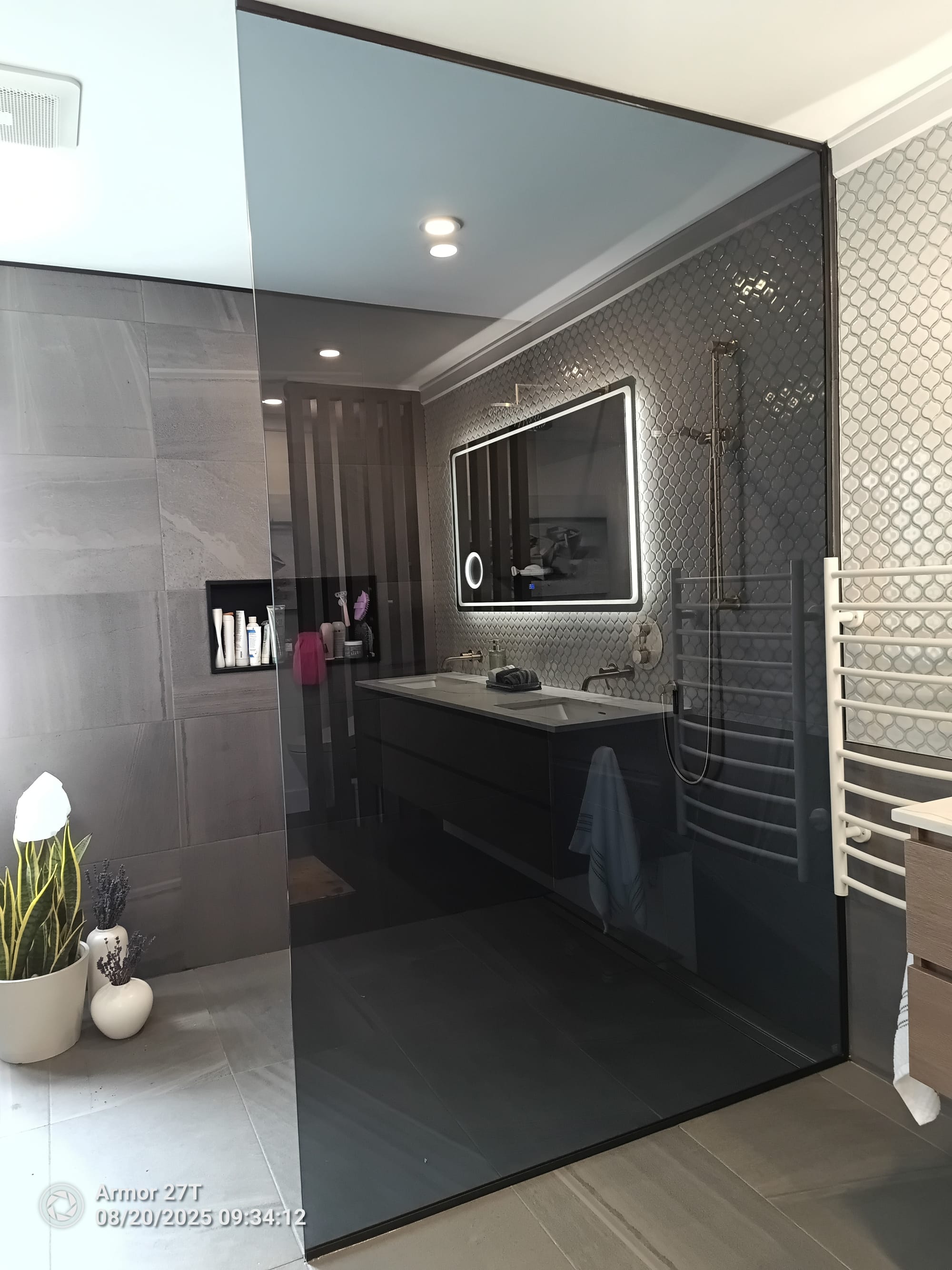 VERRE 10MM TREMPÉ GRIS