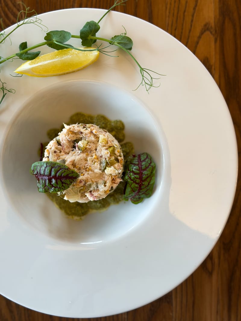 Tatar z wędzonego pstrąga