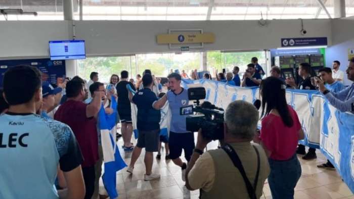 Com apoio da torcida, Londrina EC embarca para a decisão em Minas Gerais