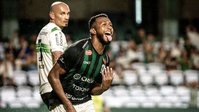 Maringá empata com o Coritiba e vai à semi do Paranaense