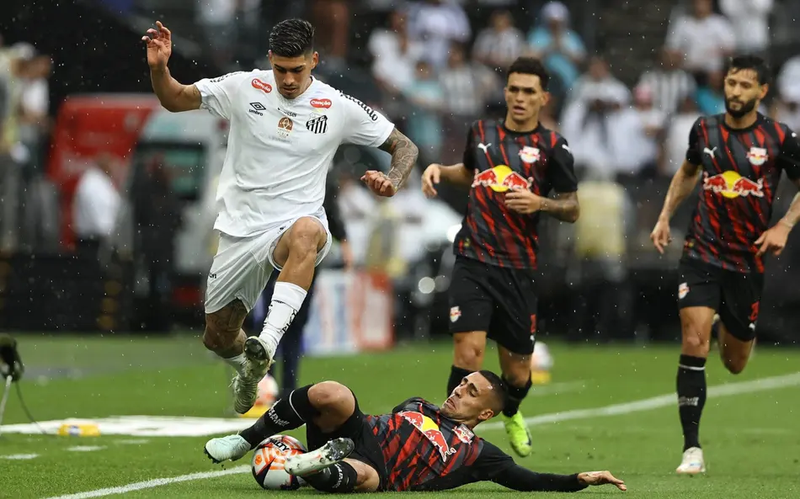 Santos e RB Bragantino empatam sem gols pelo Paulistão