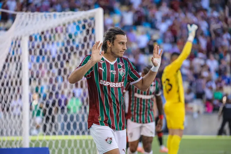 Fluminense vence o Athletico-PR por 3 x 2 no Maracanã