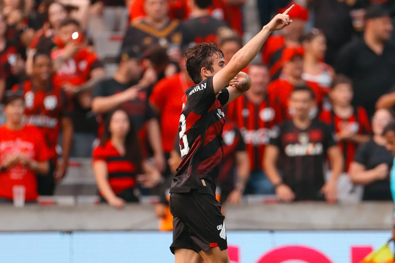 Athletico vence clássico contra o Coritiba pelo Brasileiro e encerra jejum
