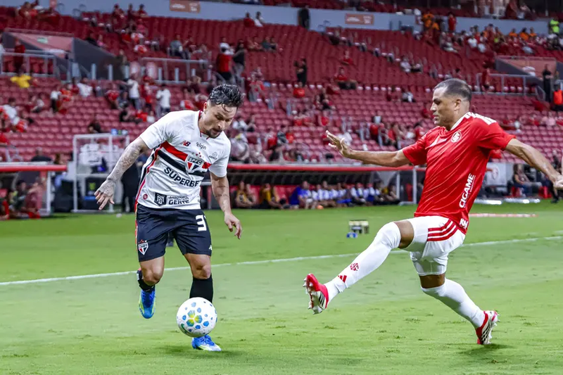Calleri salva, e São Paulo empata com o Internacional em rodada do Brasileirão