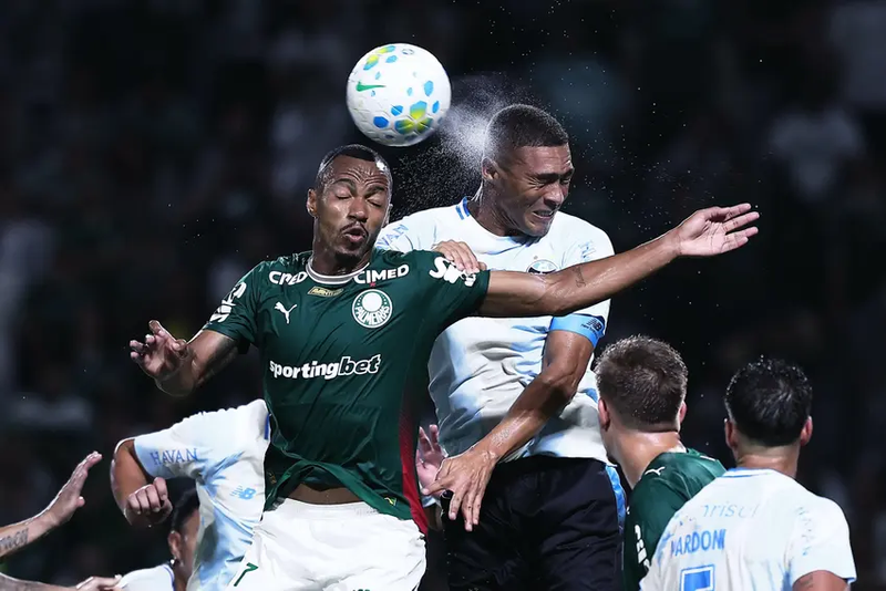 Marlon Freitas brilha, Palmeiras vence o Grêmio e mantém vantagem na liderança do Brasileirão