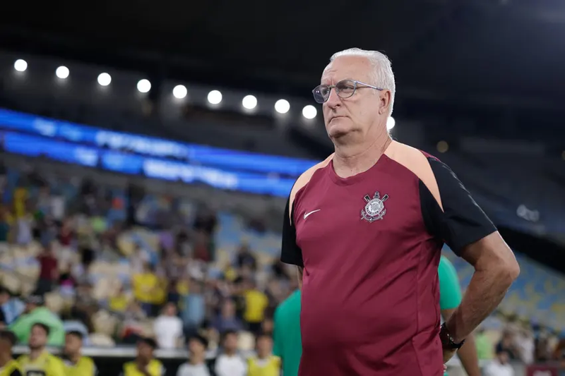 Corinthians anuncia a demissão de Dorival Jr. após derrota para o Internacional