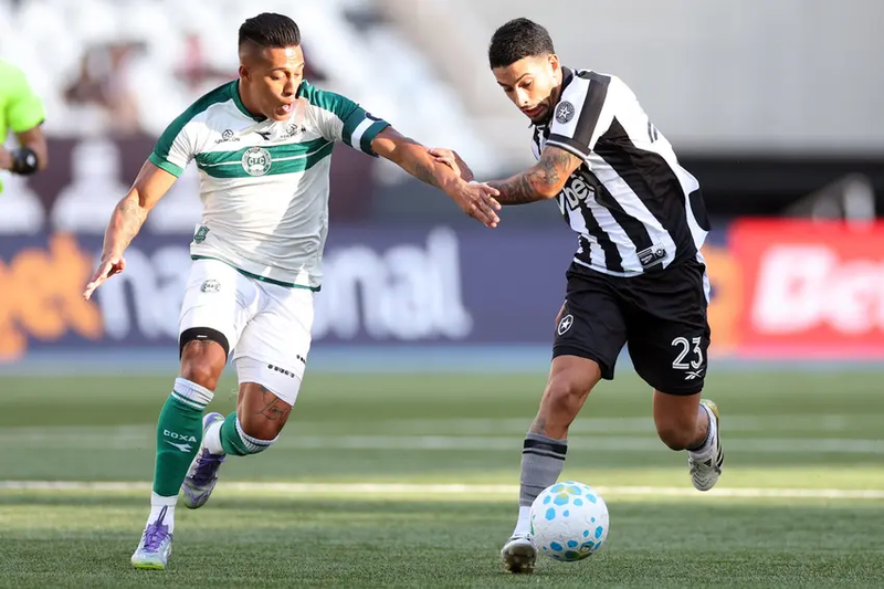 Botafogo e Coritiba fazem jogo animado, mas ficam no empate pelo Brasileirão
