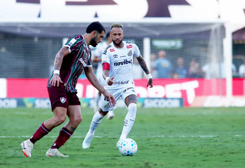 Fluminense vira contra o Santos, em dia de atuação apagada de Neymar