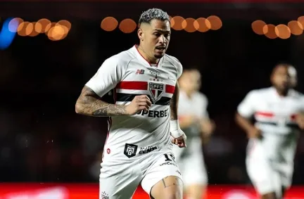 Sob vaias no Morumbis, São Paulo vence o Juventude pela Copa do Brasil