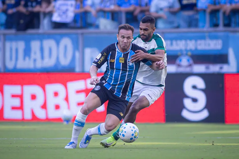 Com um a menos, Coritiba perde para o Grêmio pelo Brasileirão