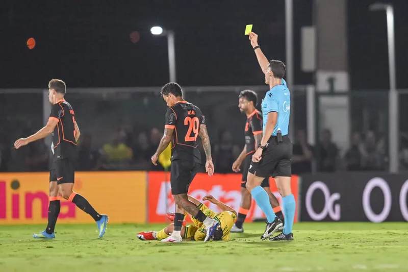 Corinthians perde para o Mirassol e entra na zona de rebaixamento do Brasileirão