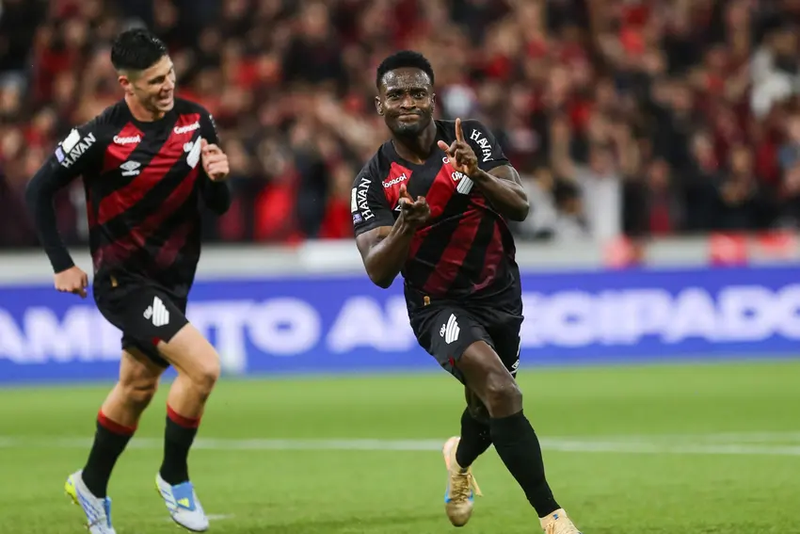 Pedro faz gol no fim e garante empate do Flamengo com Athletico PR