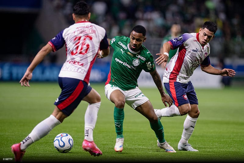 Palmeiras perde para o Cerro Porteño com gol de Vegetti e se complica na Libertadores