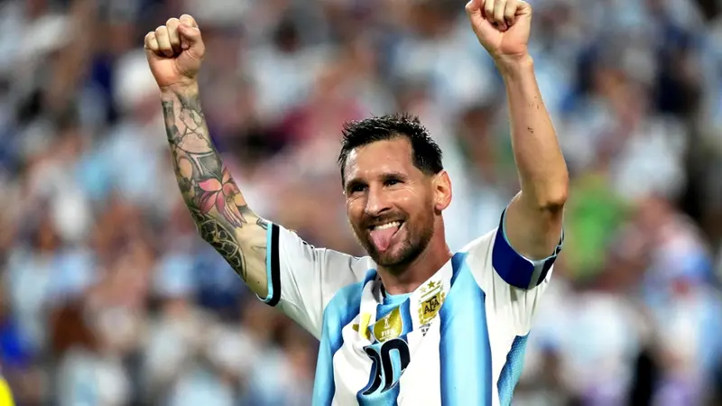 Messi quebra recorde; Mbappé e Haaland também marcam 2 vezes