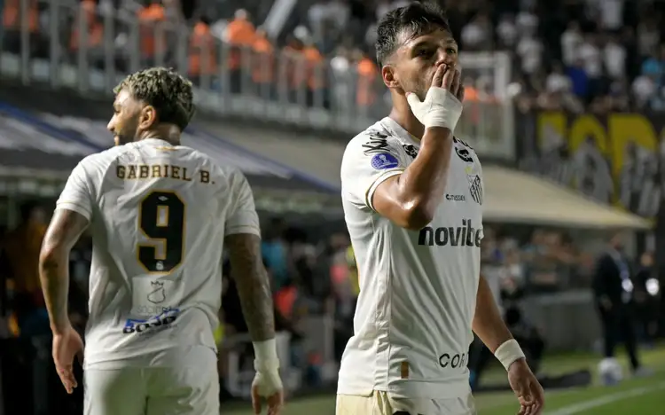 Santos sofre susto no início, mas vira e avança na Sul-Americana