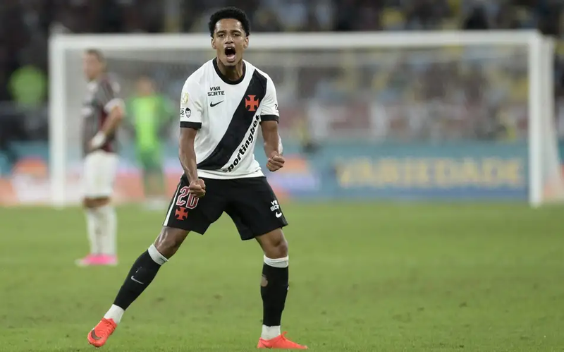 Com dois gols de Brenner, Vasco elimina o Fluminense na Copa do Brasil