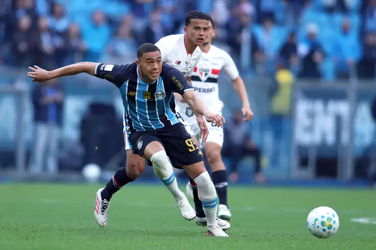 São Paulo sofre virada e é derrotado pelo Grêmio no Brasileiro