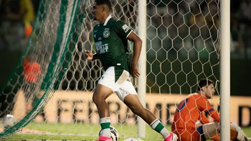 Tubarão perde para o Goiás por 1 a 0 fora de casa e segue pressionado no Z4