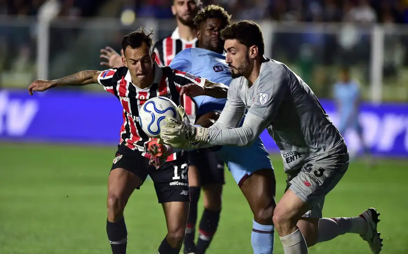 São Paulo empata com Bolívar na altitude e leva decisão para o Morumbis
