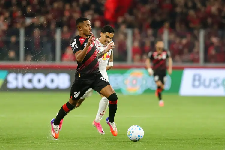 Athletico-PR empata com o Bragantino e perde a chance de aproximar dos lideres