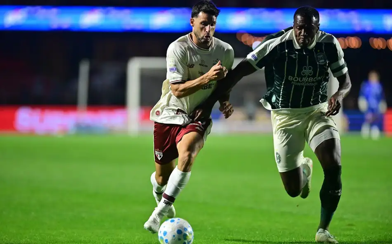 São Paulo sai na frente, mas cede empate ao Coritiba e amplia jejum no Brasileirão
